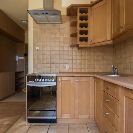 Metro Kabaty Apartman Varsó