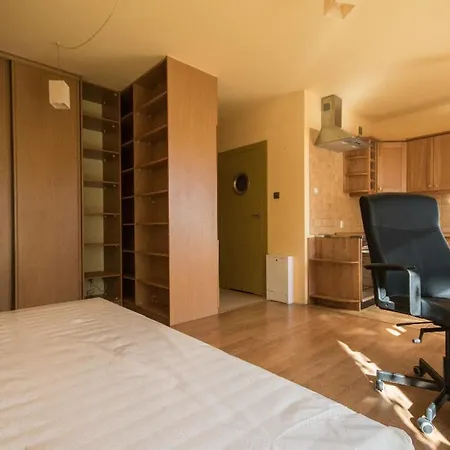 公寓 Metro Kabaty *