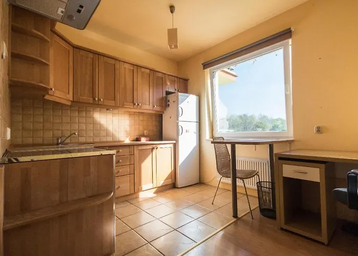 Metro Kabaty Apartman *