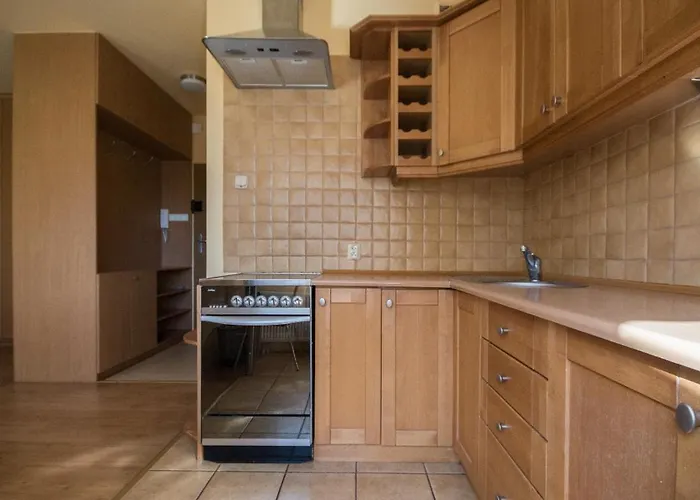 Metro Kabaty Apartman Varsó