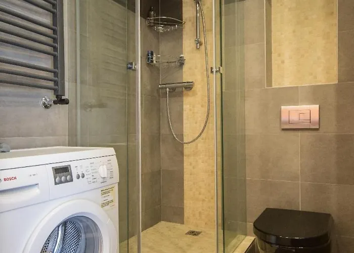 Metro Kabaty Apartman *